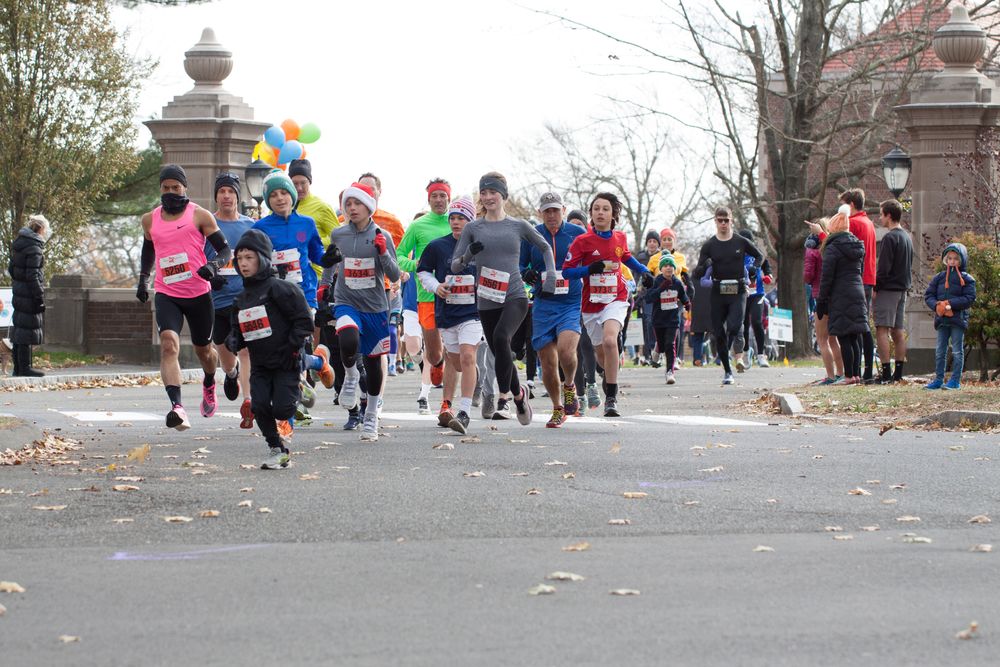 Participants of the turkey trot marathon at Waveny Park