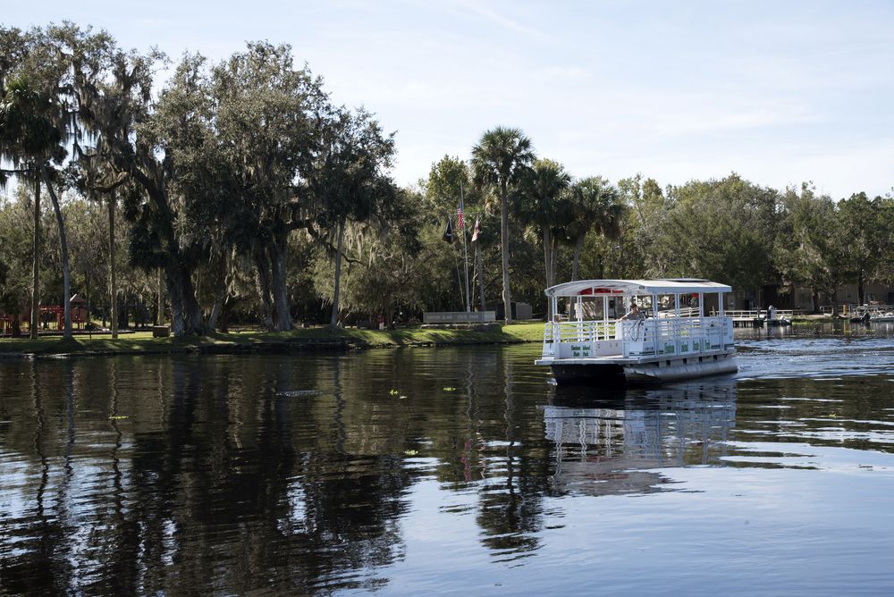 A boat on the waters of Hontoon Island State Park