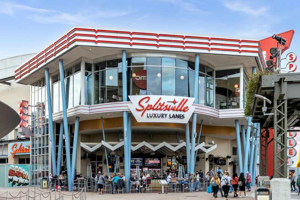 Exterior of Splitsville Luxury Lanes