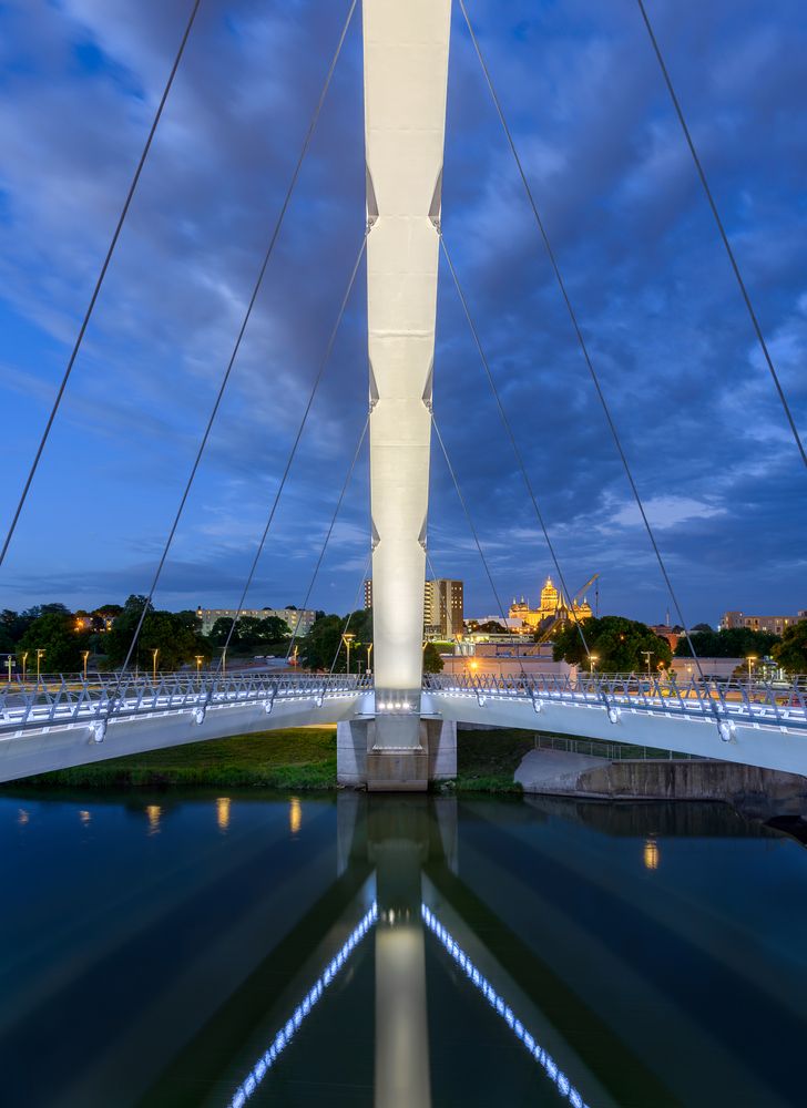 Night lights of the Iowa Women of Achievement Bridge