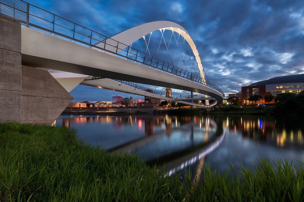 View of the Iowa Women of Achievement Bridge at night