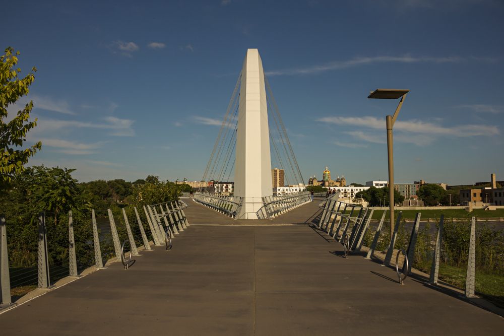 Split pathway of Principal Riverwalk and Iowa Women of Achievement Bridge
