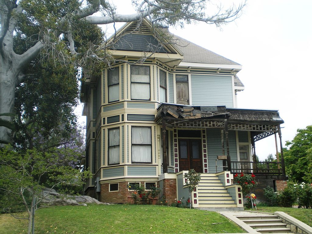 Famous thriller house at Carroll Ave.