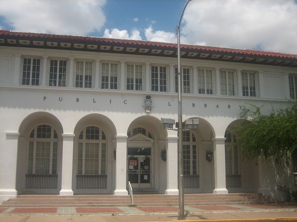 Exterior of Eagle Pass Public Library