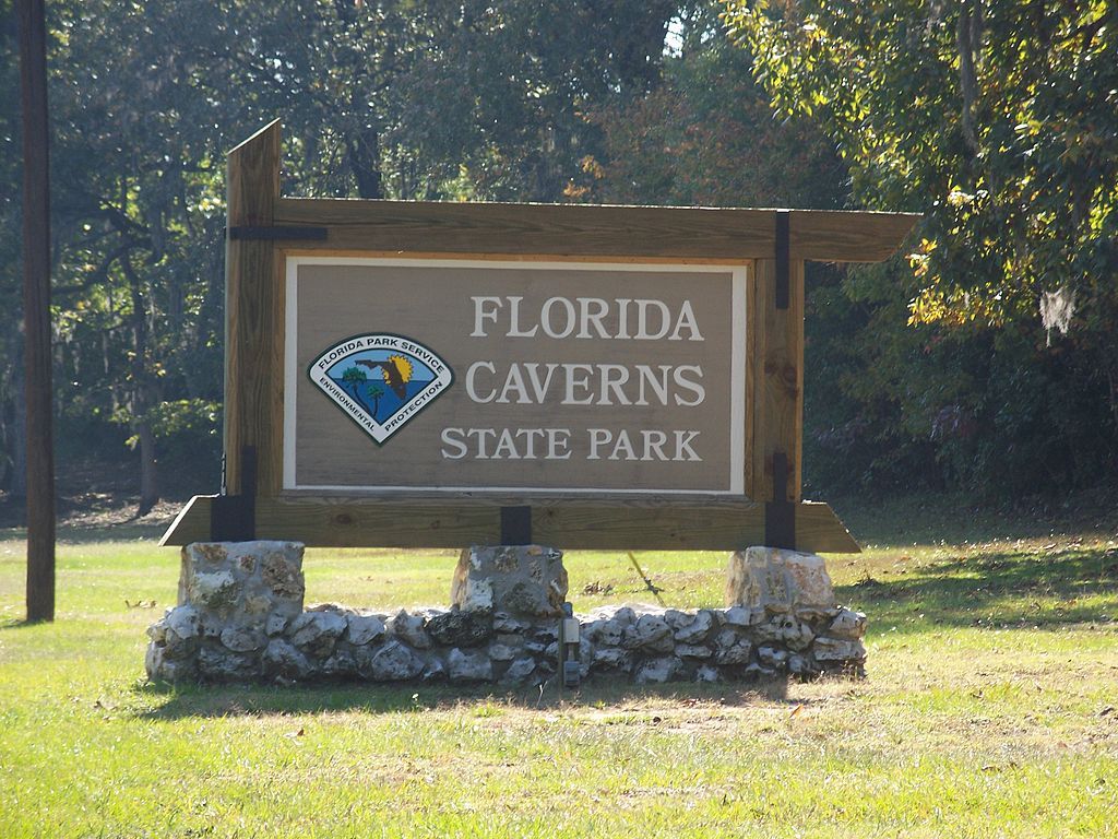 Welcome sign of Florida Caverns State Park