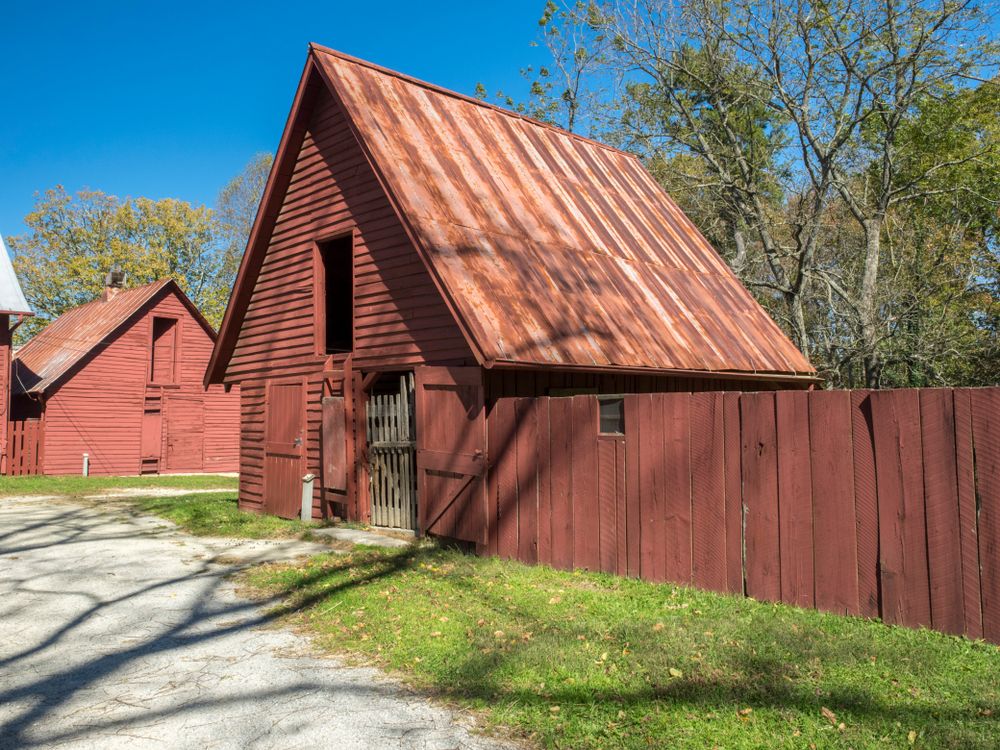 Exterior of the Connemara farm at Carl Sandburg Home National Historic Site