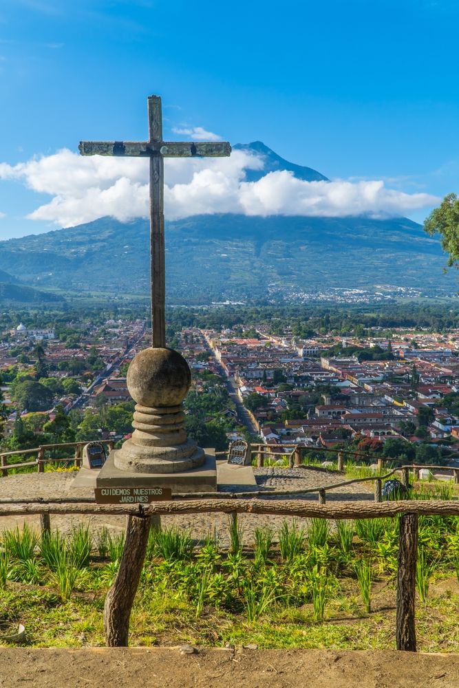 Scenic view of Cerro De La Cruz at Antigua