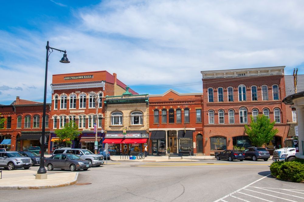 Historic Italianate style commercial building along Downtown Exeter