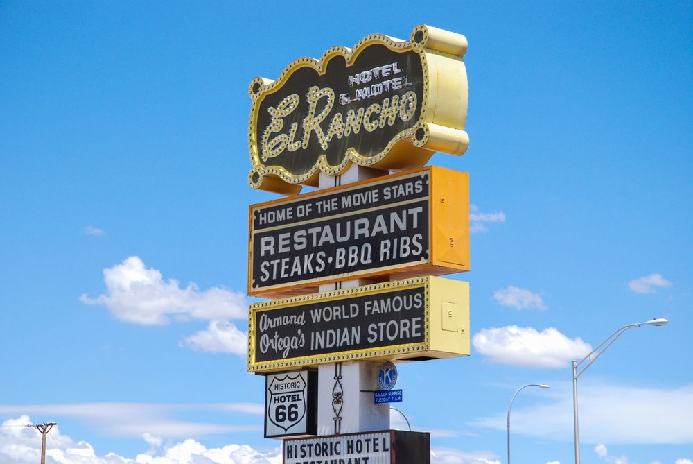 Sign of Hotel El Rancho
