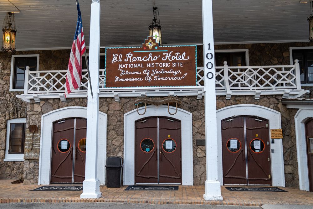 Entrance of Hotel El Rancho
