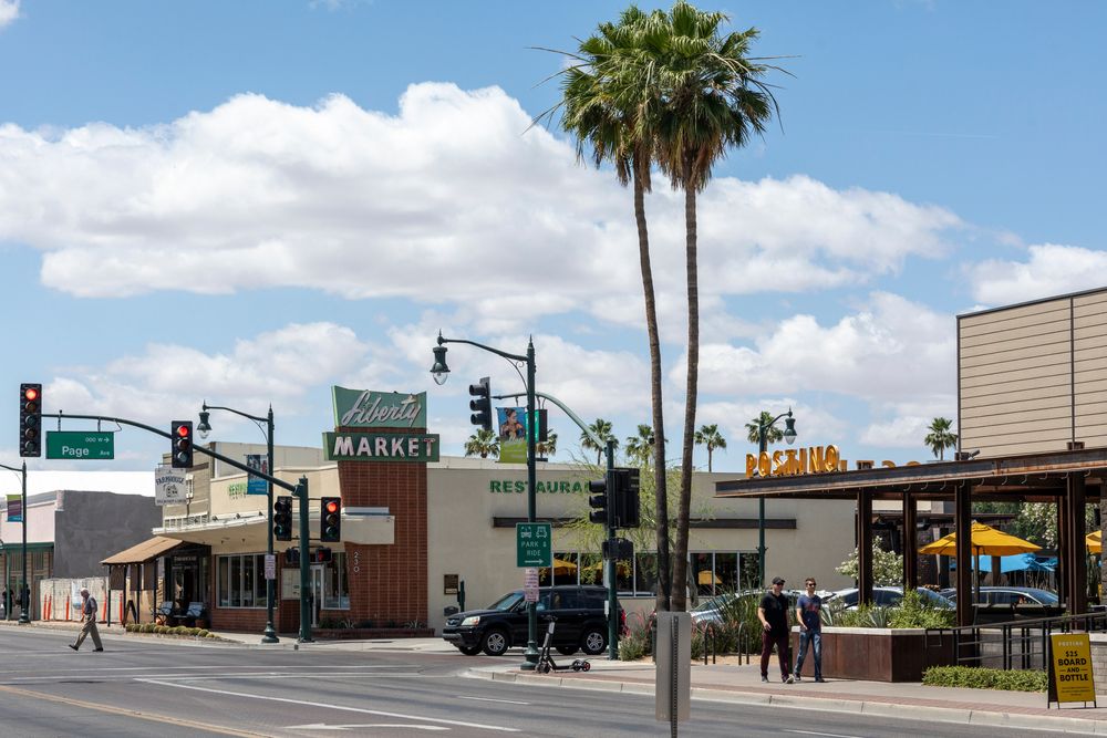 Street scene at Downtown Gilbert