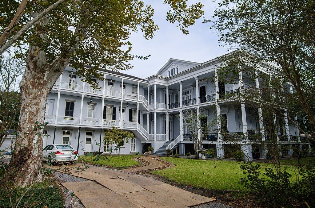 Facade of Buckner Mansion