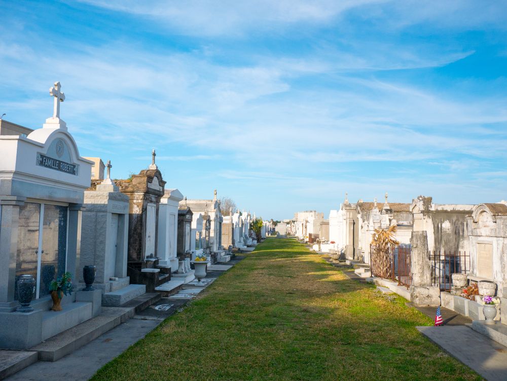 Daytime view of Lafayette Cemetery 1