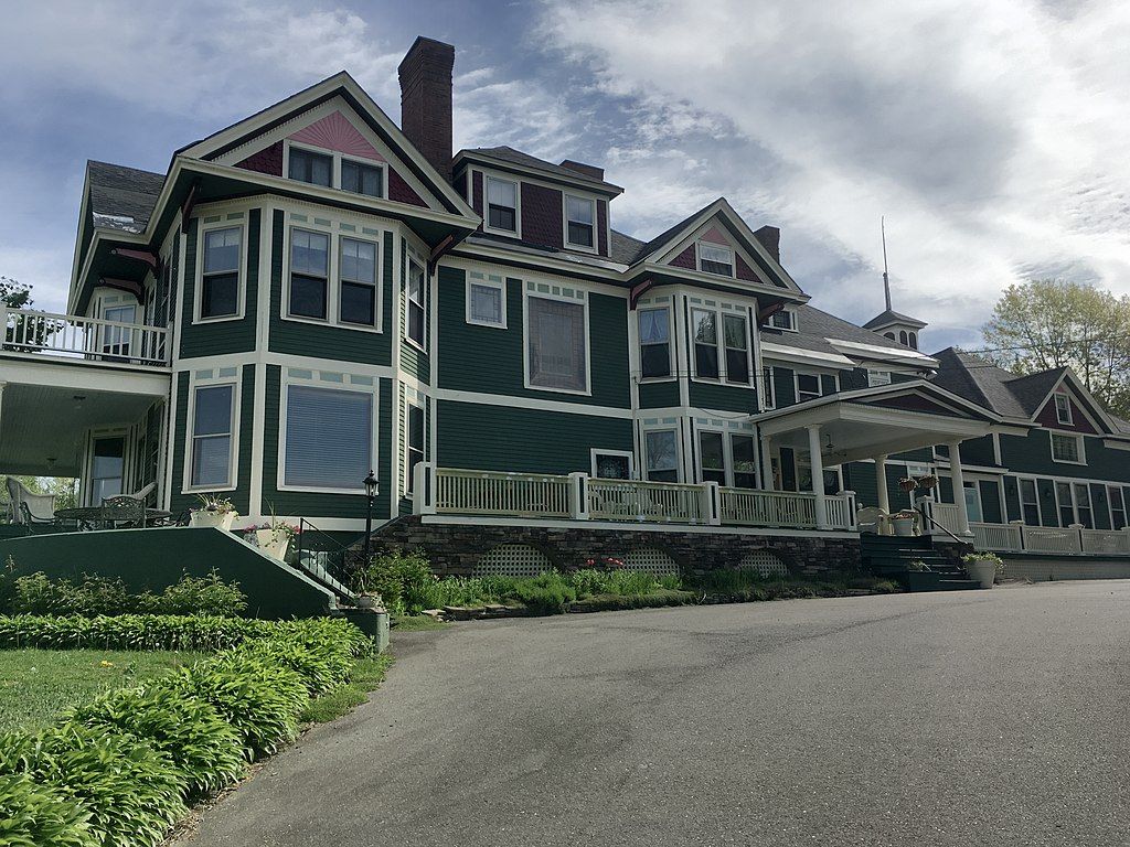 Exterior of Greenville Inn