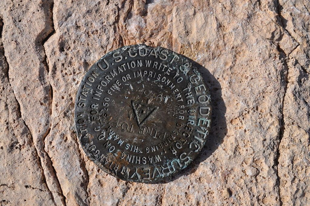 USGS marker of Hunter Peak