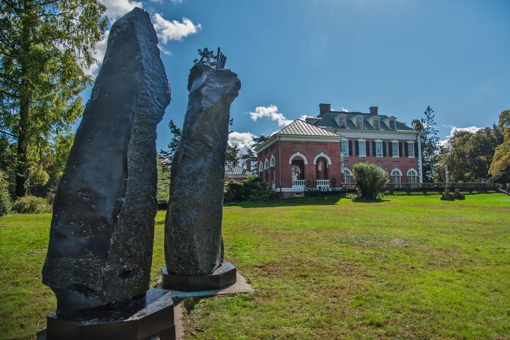 Exterior of Nassau County Museum of Art and some sculptures