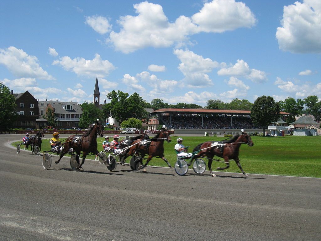 Horse racing on Goshen Historic Track