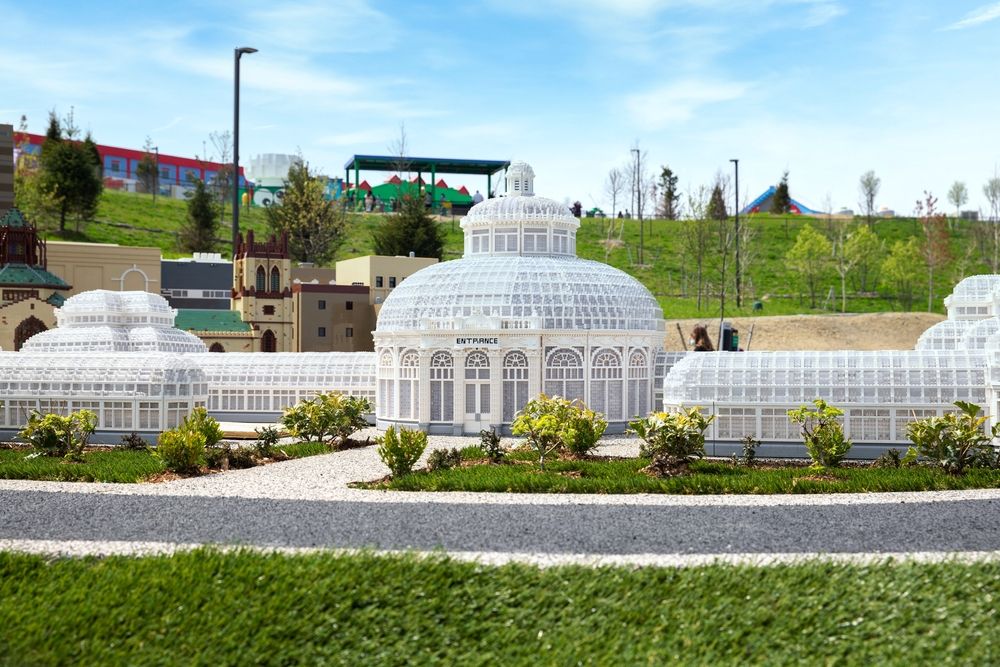 Bronx botanical garden built with legos at Legoland New York Resort
