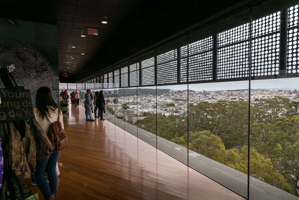 The observation tower in de Young Museum