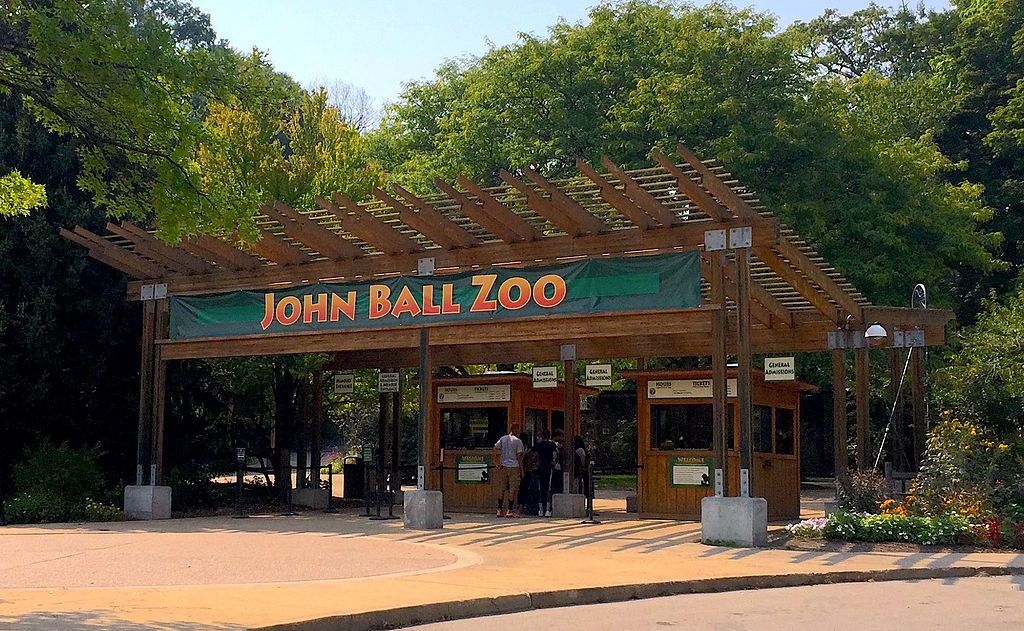 Entrance to the John Ball Zoological Garden