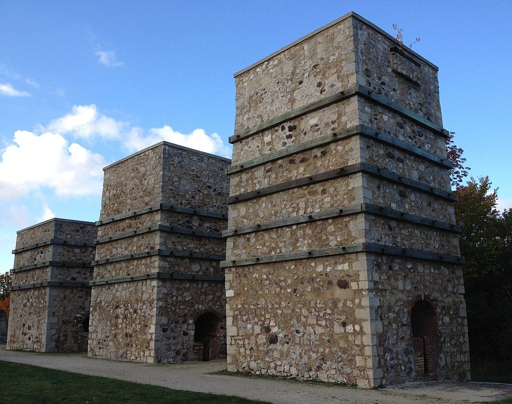 Historical monuments at Lime Kiln Park