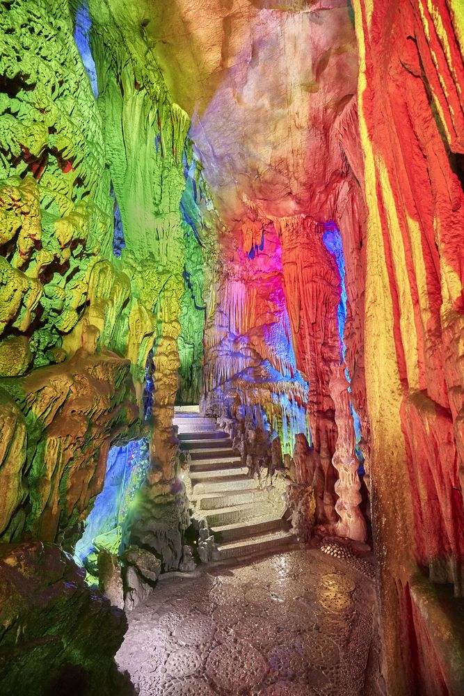 Stone steps in Reed Flute Cave