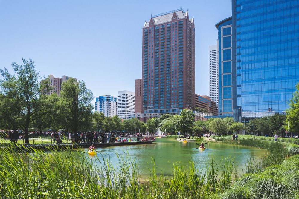 Kinder lake at Discovery Green