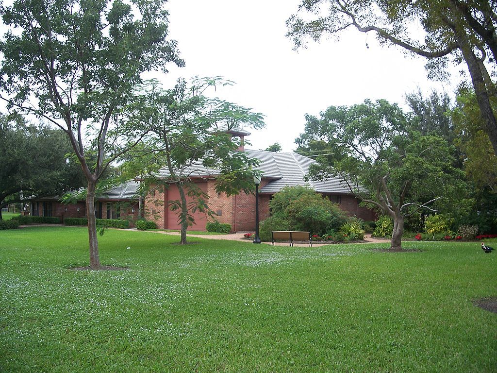 Exterior of Plantation Historical Museum