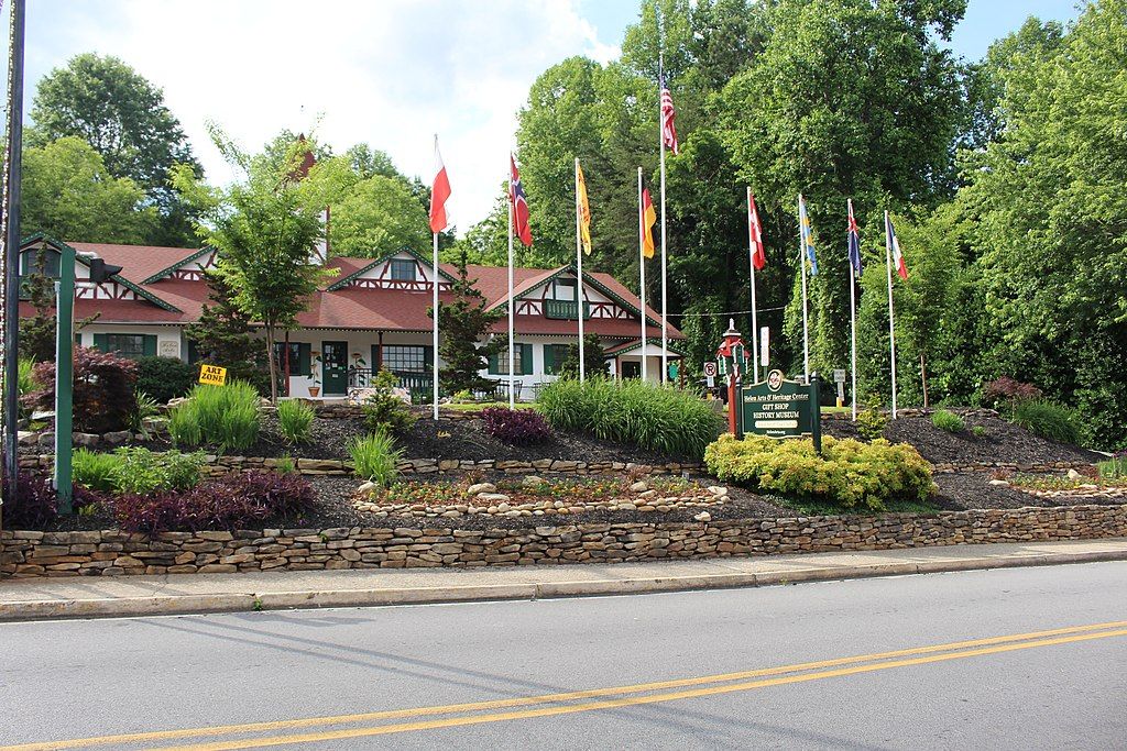 Exterior of Helen Arts & Heritage Center