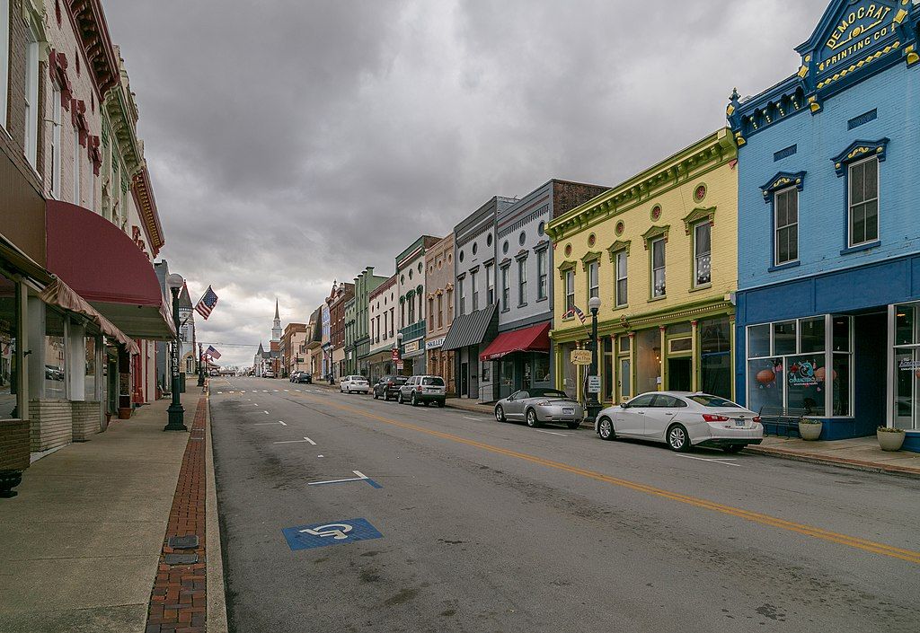 A quiet day at Harrodsburg Downtown area