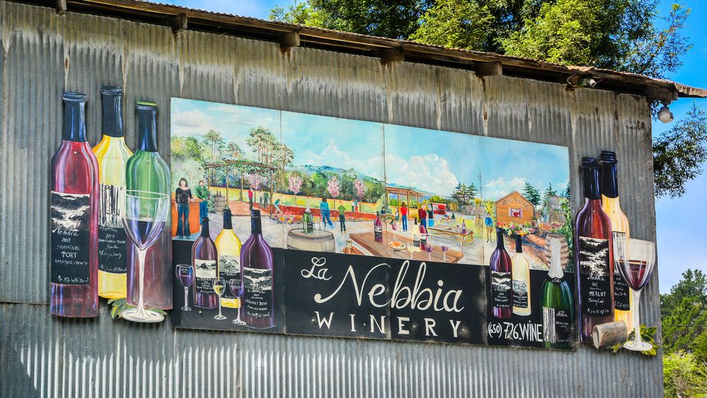 Signage of La Nebbia Winery