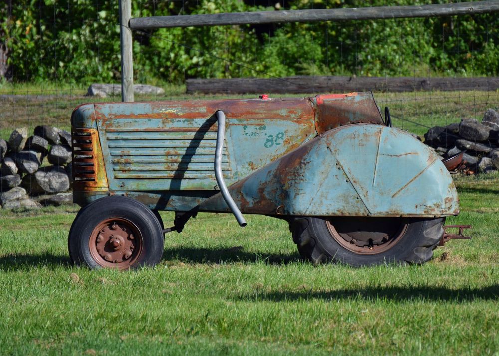 Tractor at Doe Orchards