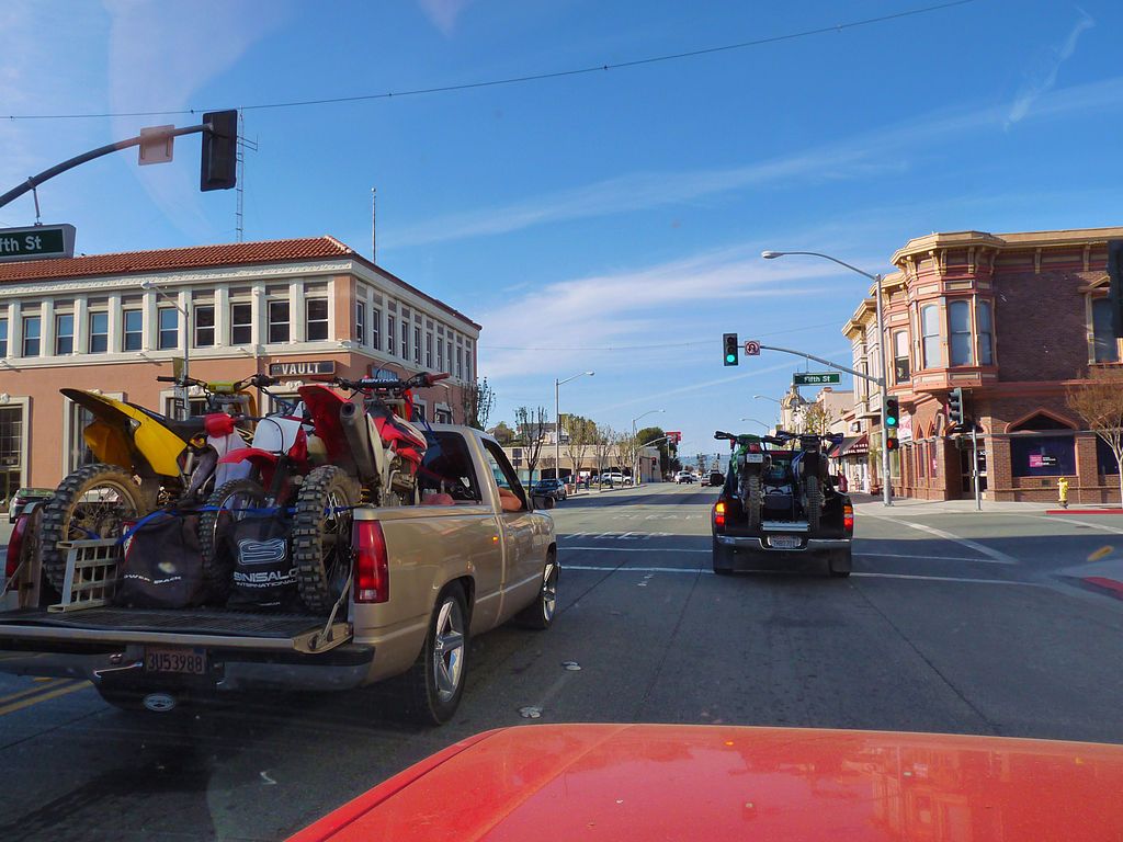 Downtown Hollister Historic District's road