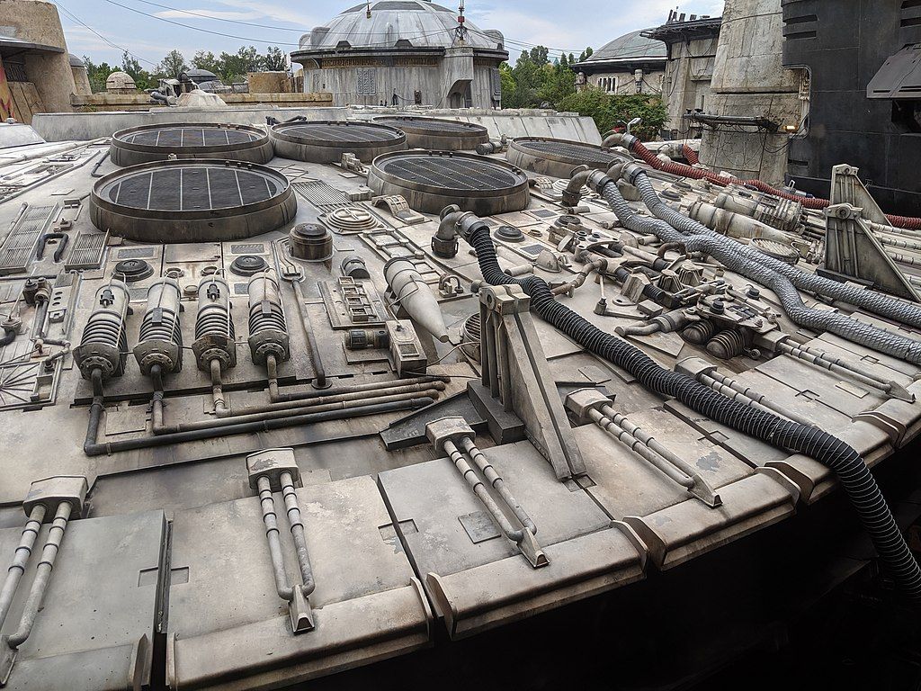 Structure of Millennium Falcon: Smugglers Run