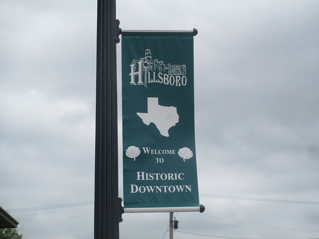 Welcome sign of Hillsboro downtown Square