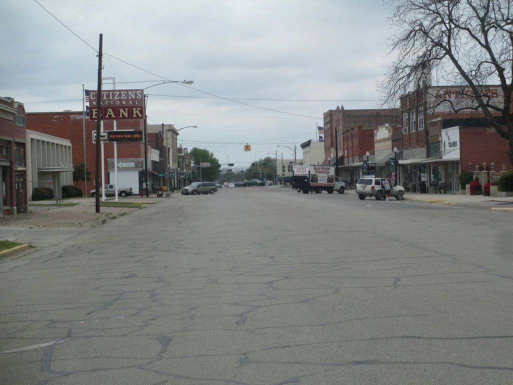 The road of Hillsboro Square