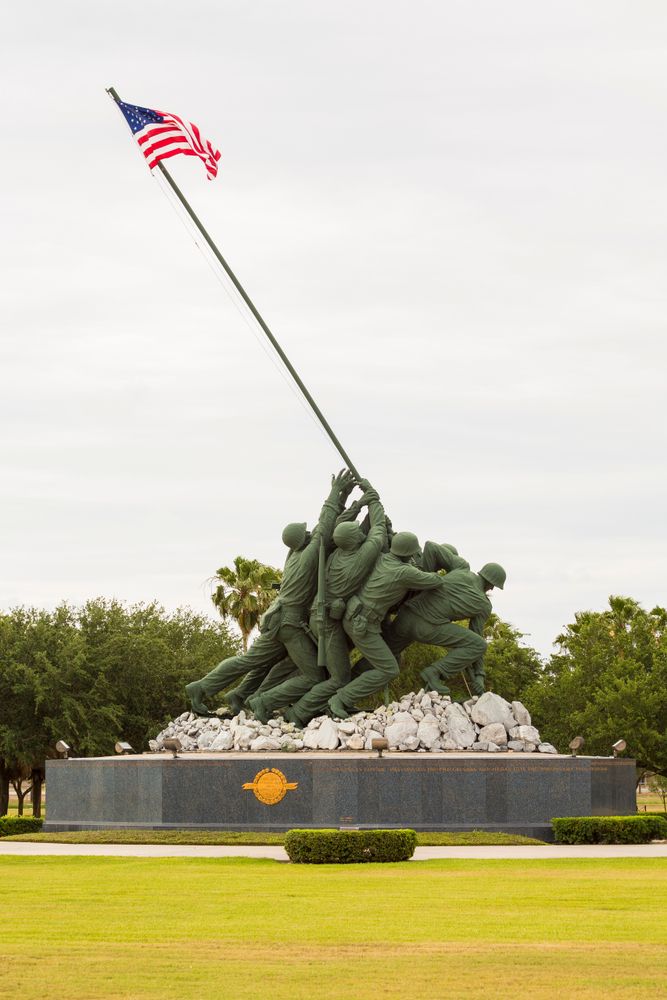 Daytime view of the Iwo Jima Monument