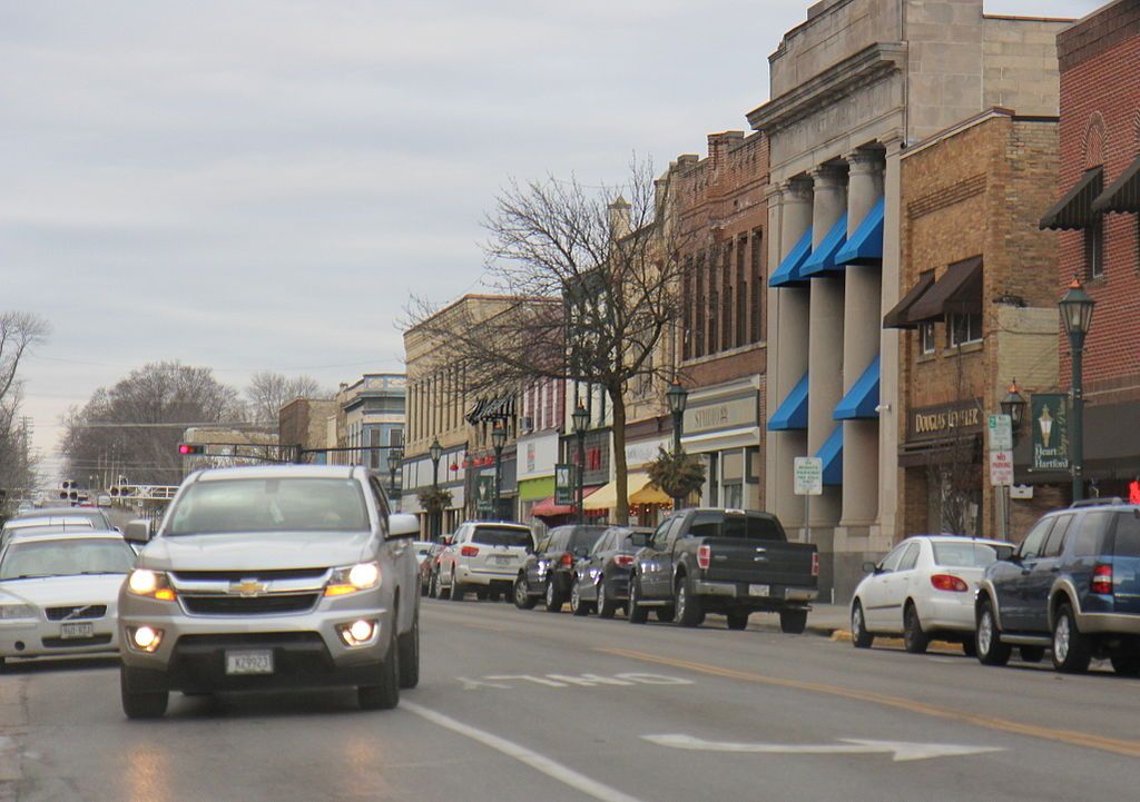 Buildings and cars along Hartford Downtown District