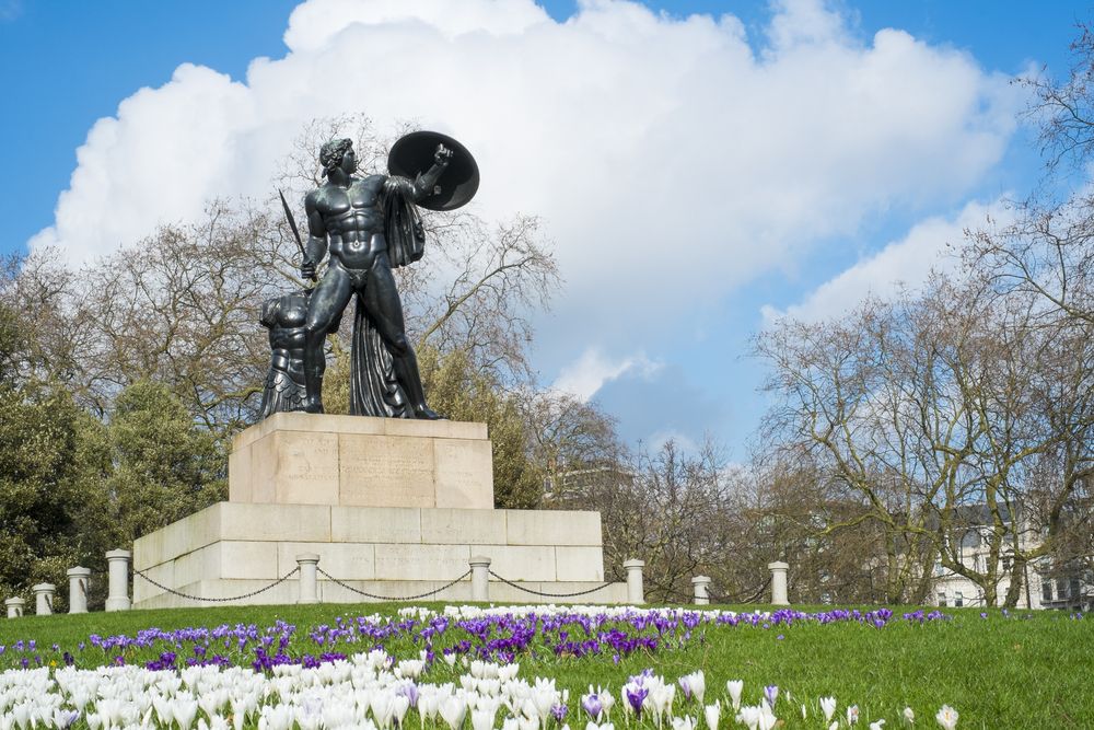 Far view of the Achilles statue