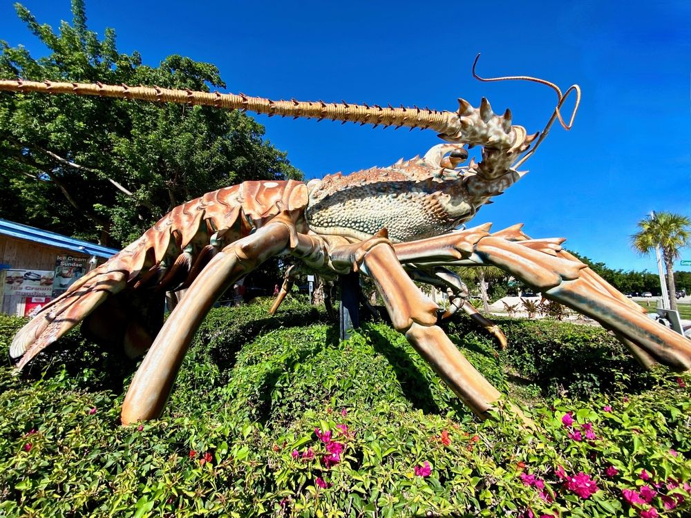 Giant lobster sculpture at Rain Barrel Village