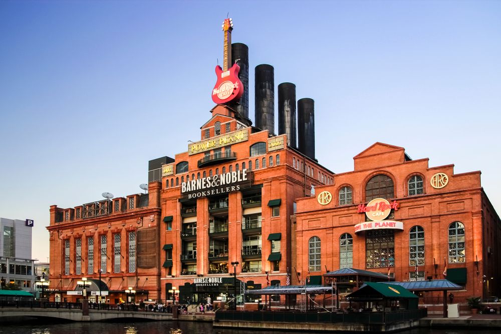 Exterior of Power Plant Live!