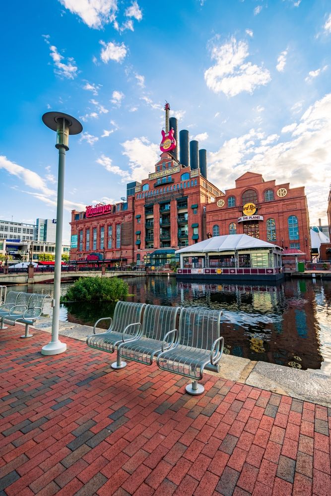 Power plant building at Pratt Street
