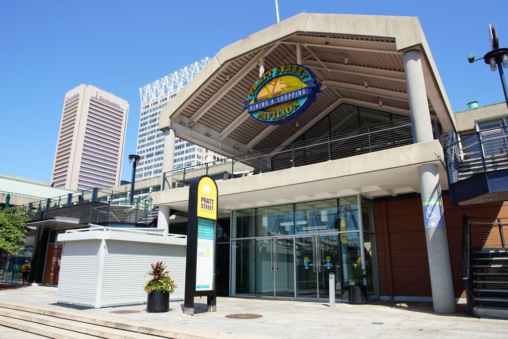 Pratt Street pavilion mall at Pratt Street