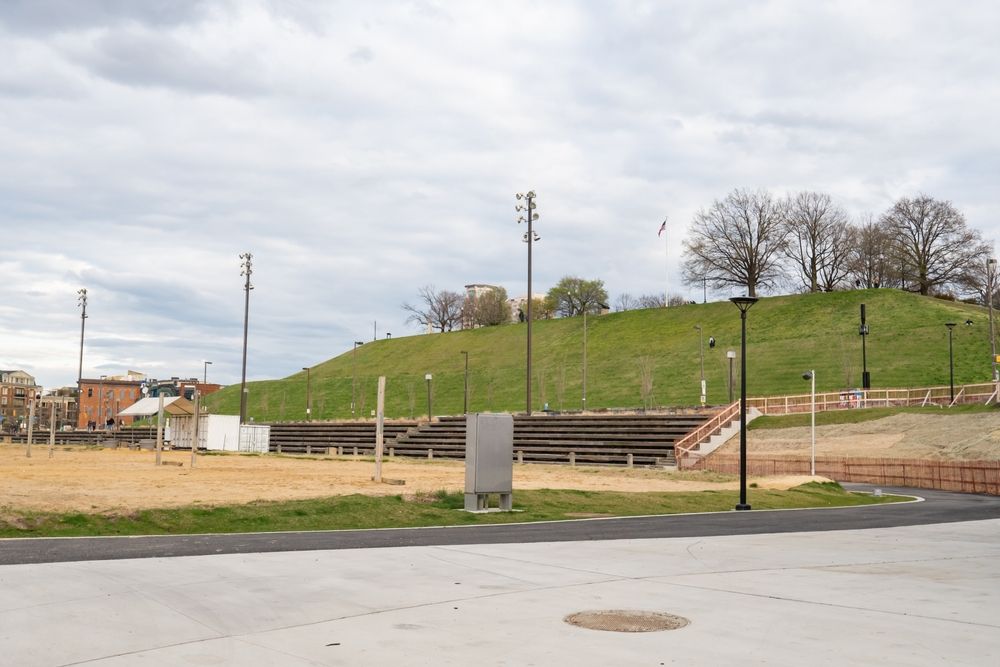 The grounds of Rash Field Park