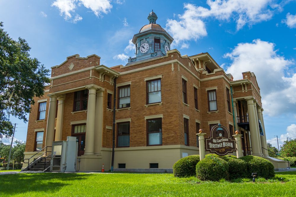 Side exterior of Old Courthouse Heritage Museum