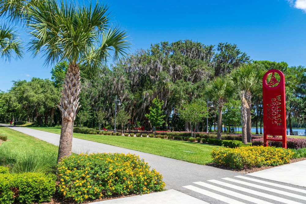 Name sign and landscape of Wallace Brooks Park