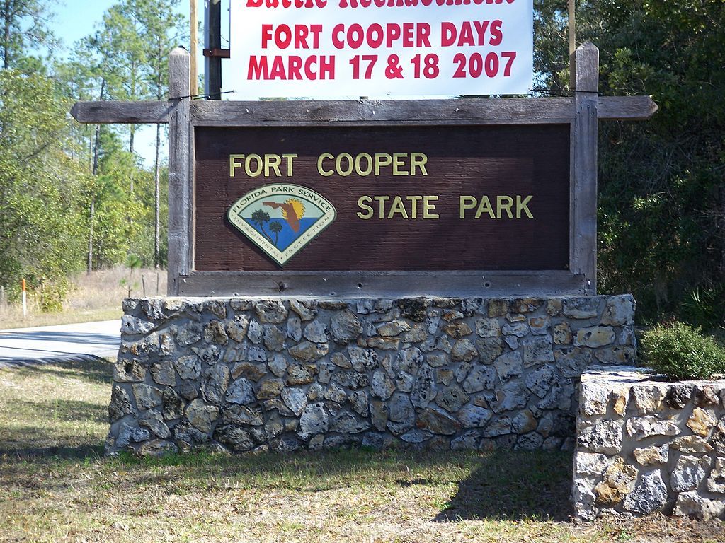Name sign of the Fort Cooper State Park