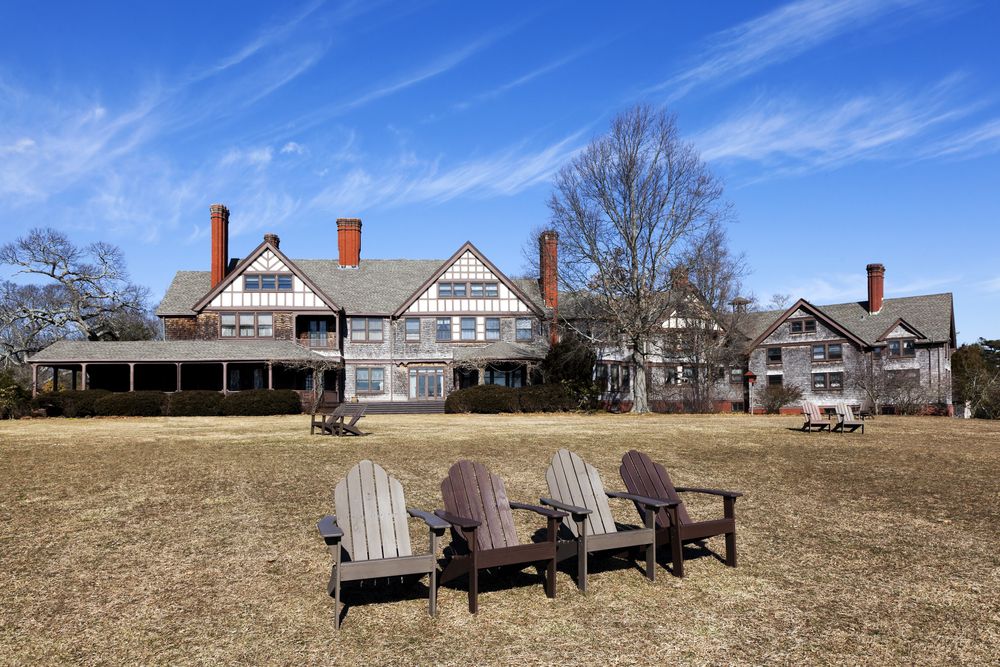 Manor house at Bayard Cutting Arboretum State Park