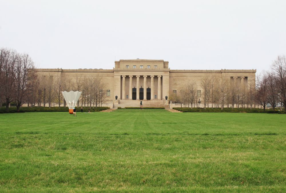 Exterior of Nelson-Atkins Museum of Art