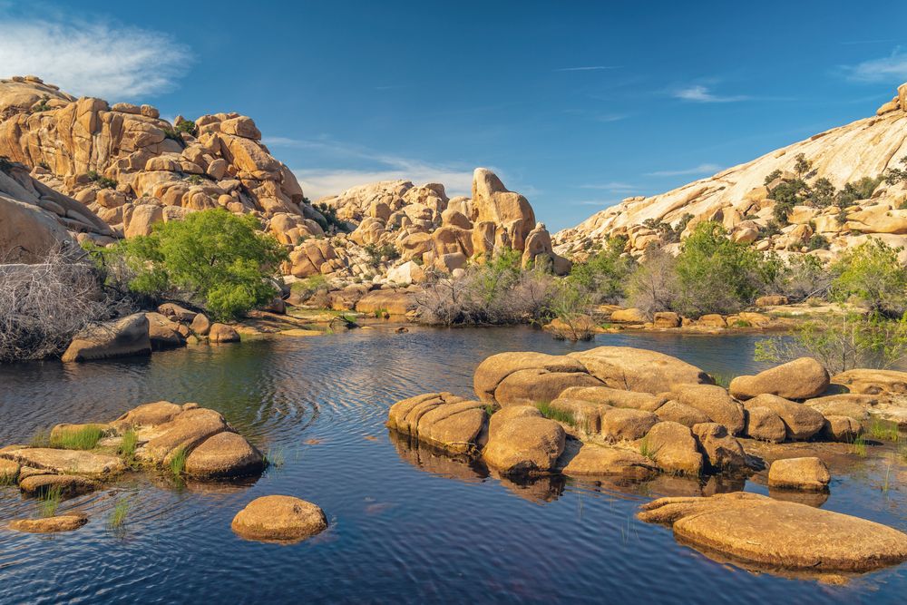 Rock formations surrounding Barker Dam